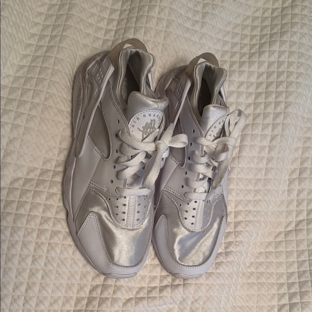 Nike White Sneakers Modern Chunky Design